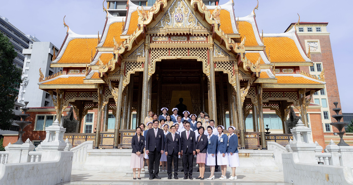 พิธีวางพวงมาลาและถวายบังคมพระบรมราชานุสาวรีย์พระบาทสมเด็จพระจุลจอมเกล้าเจ้าอยู่หัวเนื่องในวันปิยมหาราช ประจำปี 2568