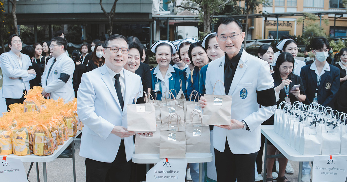 พิธีทำบุญแด่ สมเด็จพระนางเจ้าสิริกิติ์ พระบรมราชินีนาถ พระบรมราชชนนีพันปีหลวง ในวาระครบ ๕๐ วัน แห่งการสวรรคต